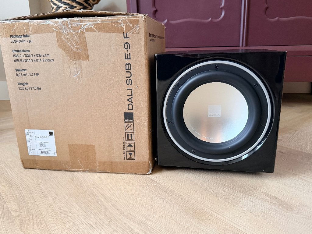 DALI SUB E-9 F Subwoofer - Zo goed als nieuw, Subwoofer, Inclusief kabels, Ophalen of Verzenden, Zo goed als nieuw