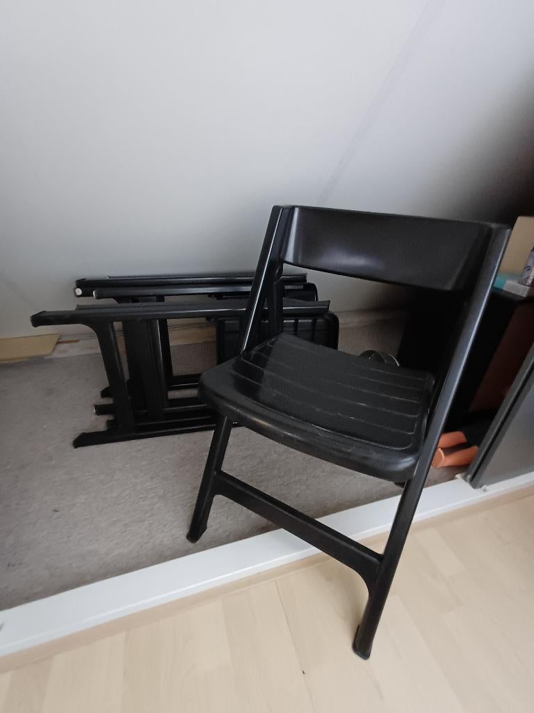 Vier klapstoelen zwart, Ophalen, Kunststof, Zwart, Zo goed als nieuw