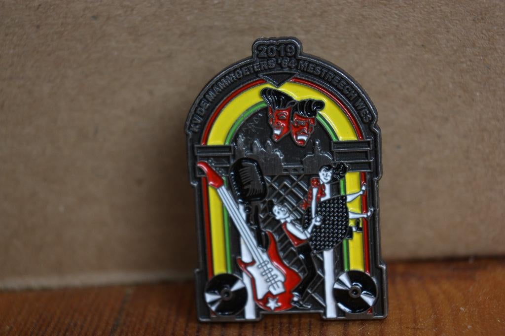 Mooie KV Mammoeters pin Mestreech Wes 2019 Maastricht, Ophalen of Verzenden, Zo goed als nieuw, Overige onderwerpen, Speldje of Pin