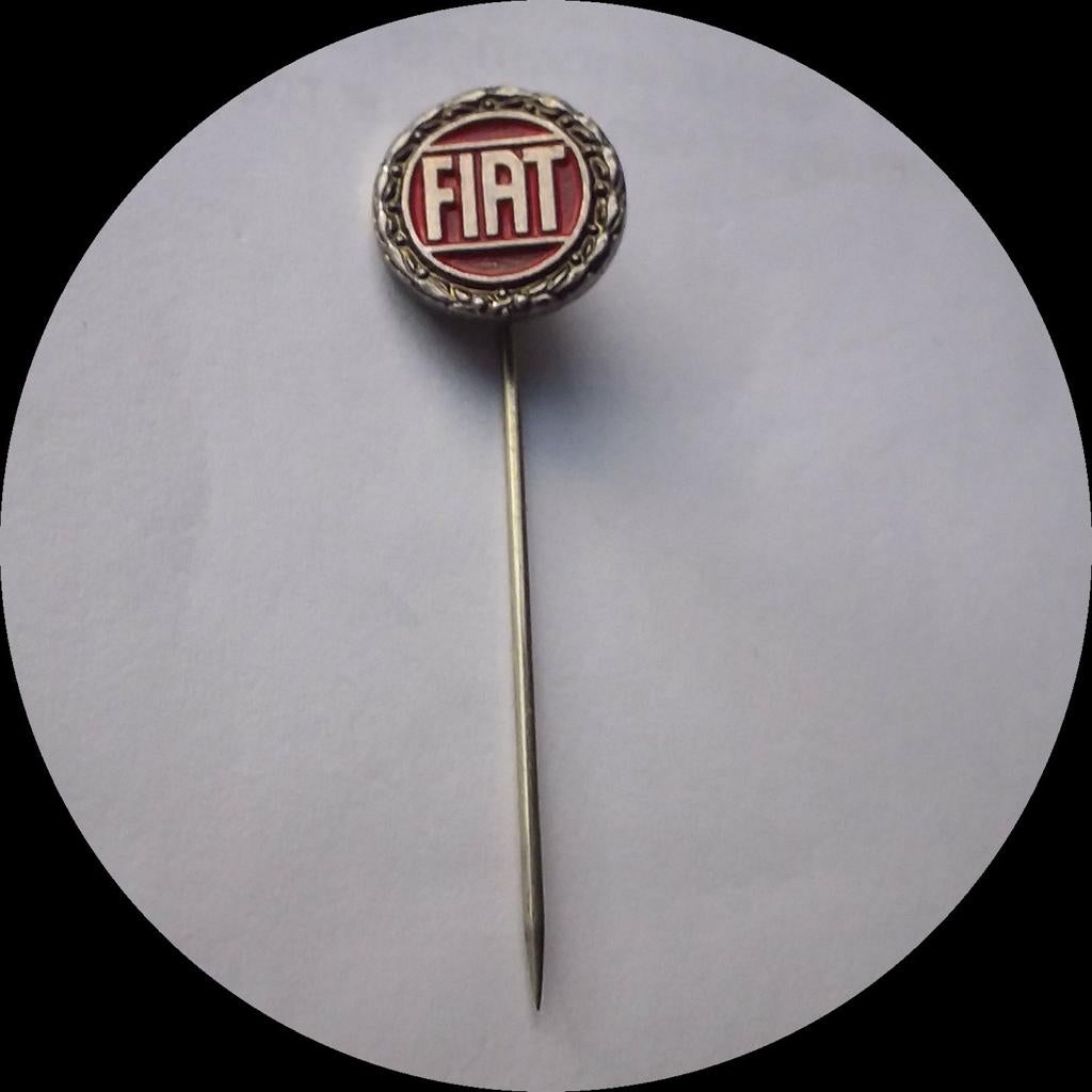 FIAT speldje met lauwerkrans, Ophalen of Verzenden, Zo goed als nieuw, Transport, Speldje of Pin