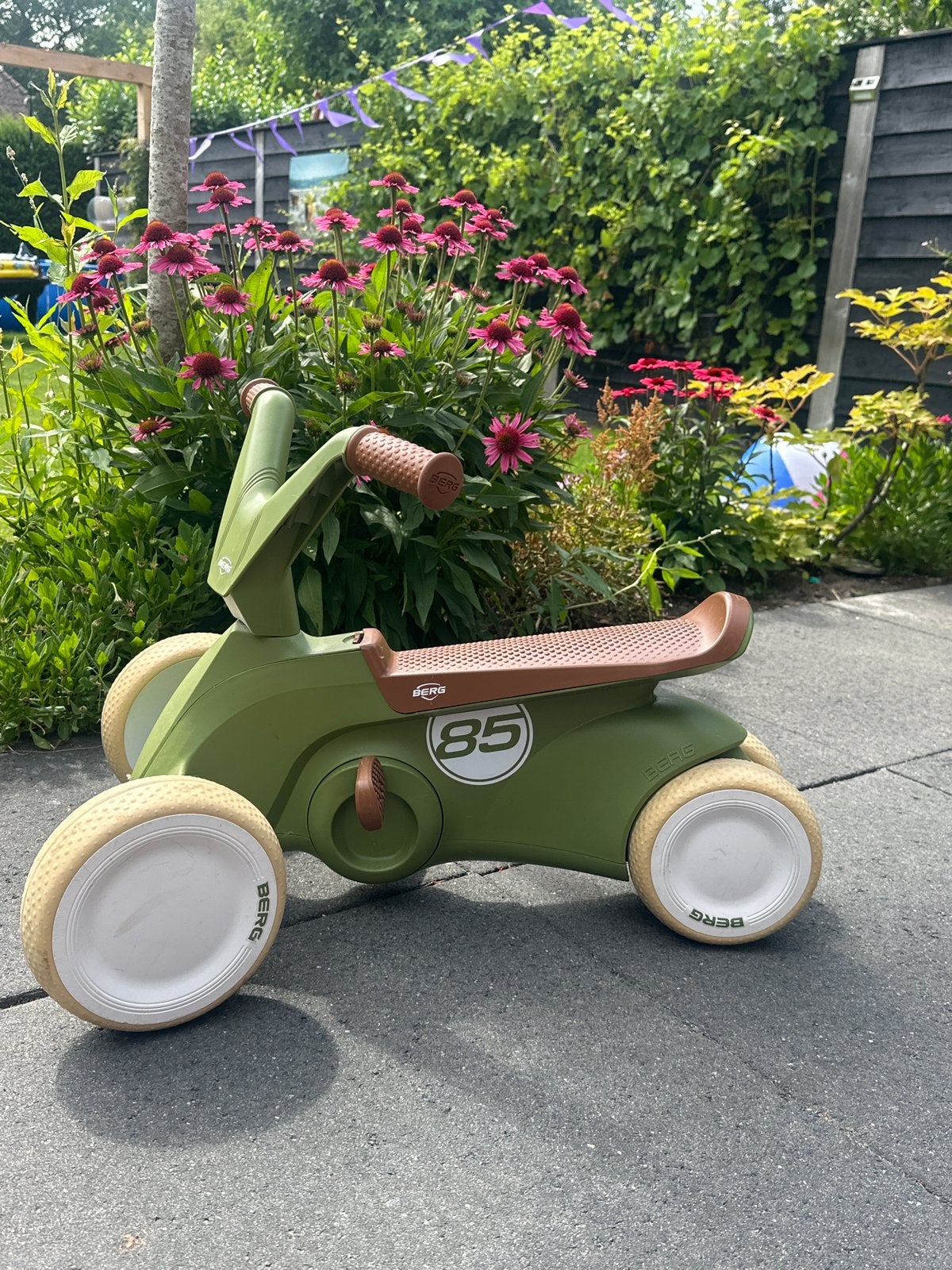 BERG GO² Retro Loopauto groen, Kinderen en Baby's, Speelgoed | Buiten | Voertuigen en Loopfietsen, Ophalen, Zo goed als nieuw