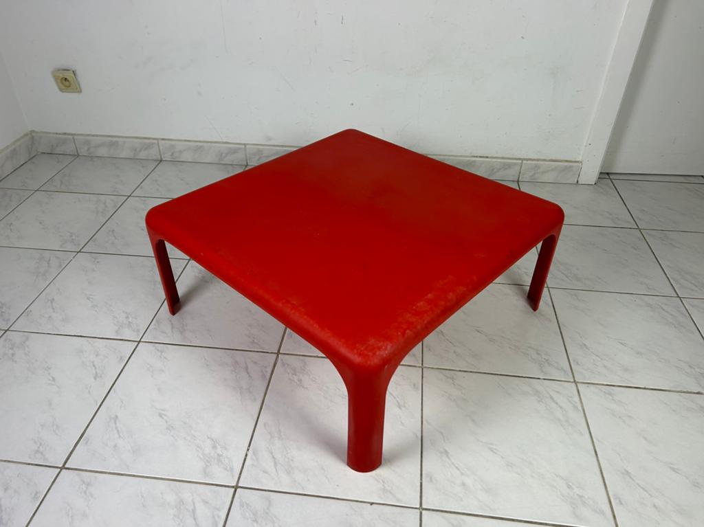 Vintage space age salontafel Demetrio 70 Artemide, Kunststof, Gebruikt, 50 tot 100 cm, Vierkant