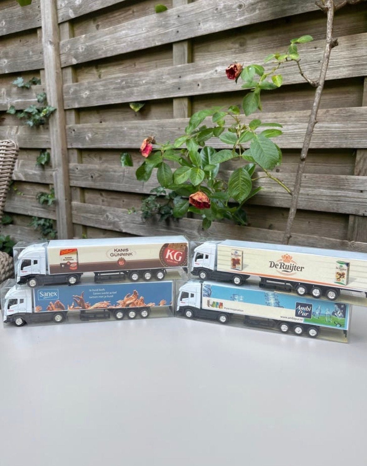 Set van 4 miniatuur vrachtwagens met reclamemerken, Overige merken, 1:50 of kleiner, Nieuw, Ophalen of Verzenden