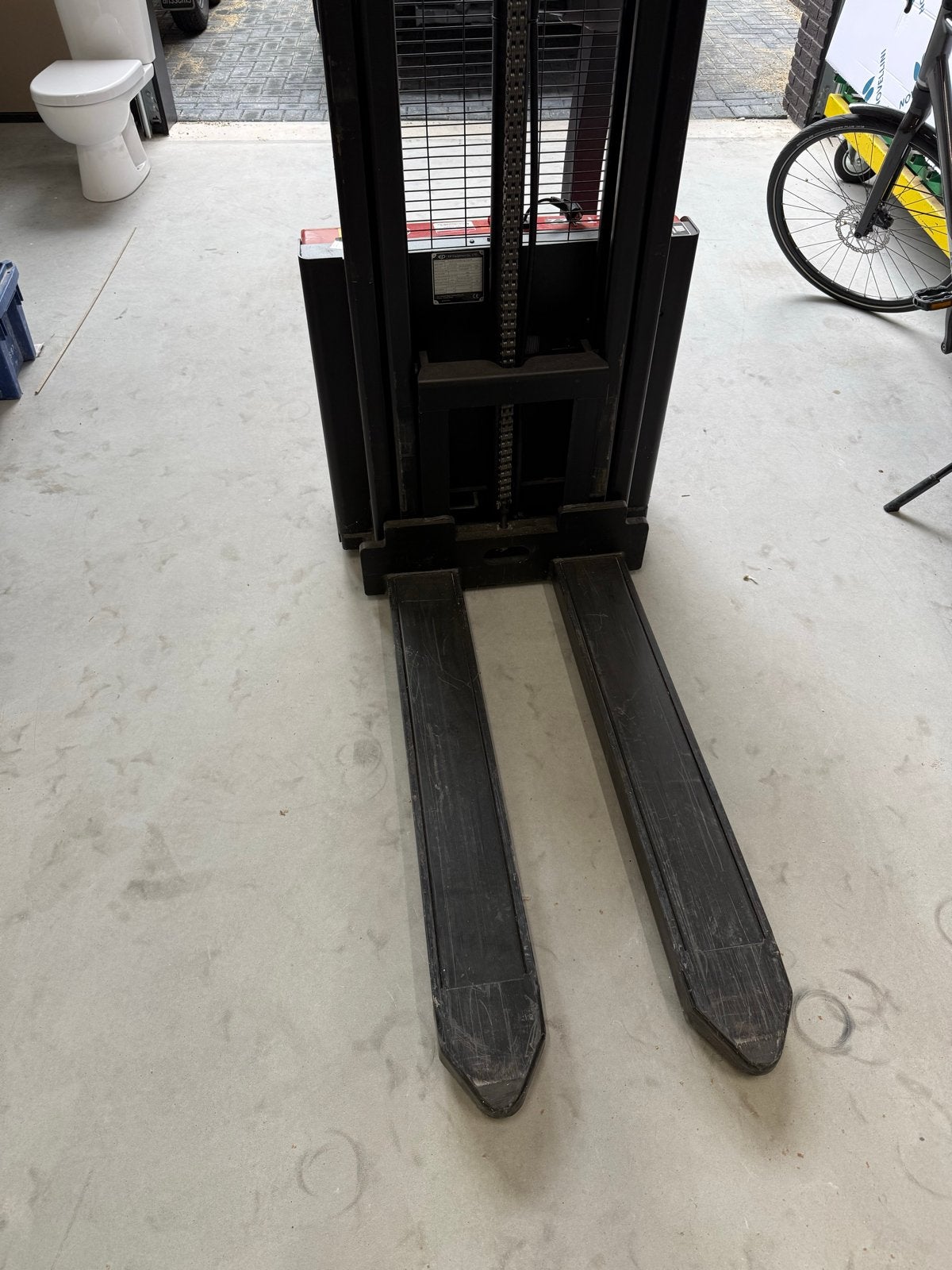 EP EST122 Elektrische Stapelaar - 270cm hefhoogte, Zakelijke goederen, 1000 tot 2000 kg, Ophalen, Elektrisch, Stapelaar