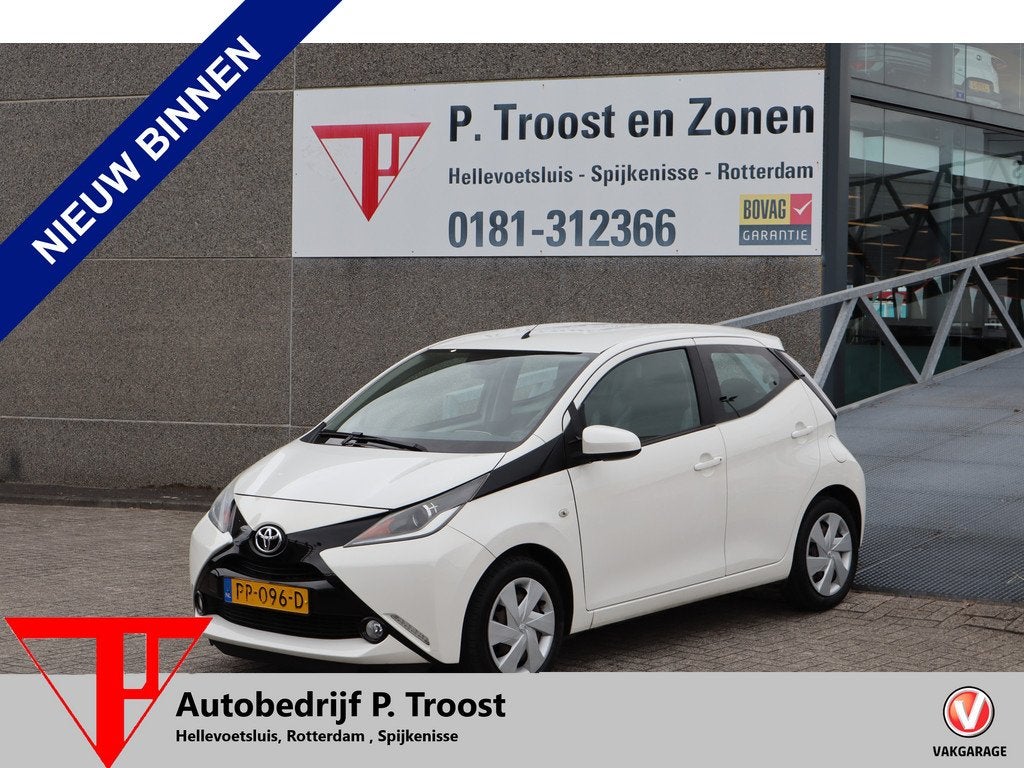 Toyota Aygo 1.0 VVT-i x-play Achteruitrijcamera/App connect/, Voorwielaandrijving, 12 maanden, Stof, Gebruikt