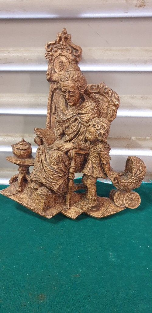 muurhanger oude dame met kind, Ophalen of Verzenden, 'T Olde Gre-j, Info@toldegrej.nl, Endepoelstraat 20f Didam
