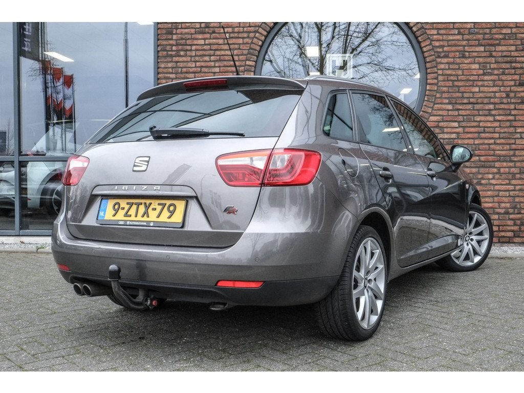 SEAT Ibiza ST 1.2 TSI FR Dynamic Trekhaak (bj 2015), Auto's, Voorwielaandrijving, Zwart, 4 cilinders, Ibiza