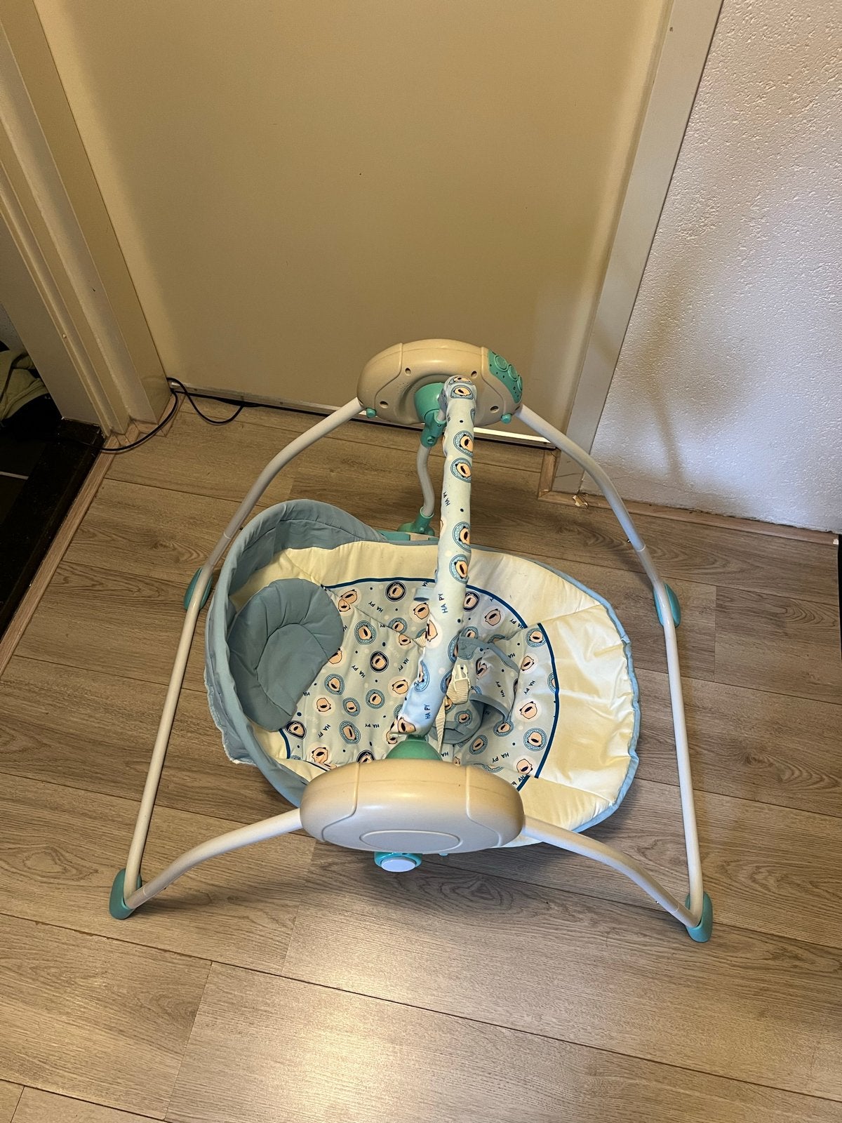 Baby schommelstoel met muziek en timer (defect), Ophalen, Gebruikt