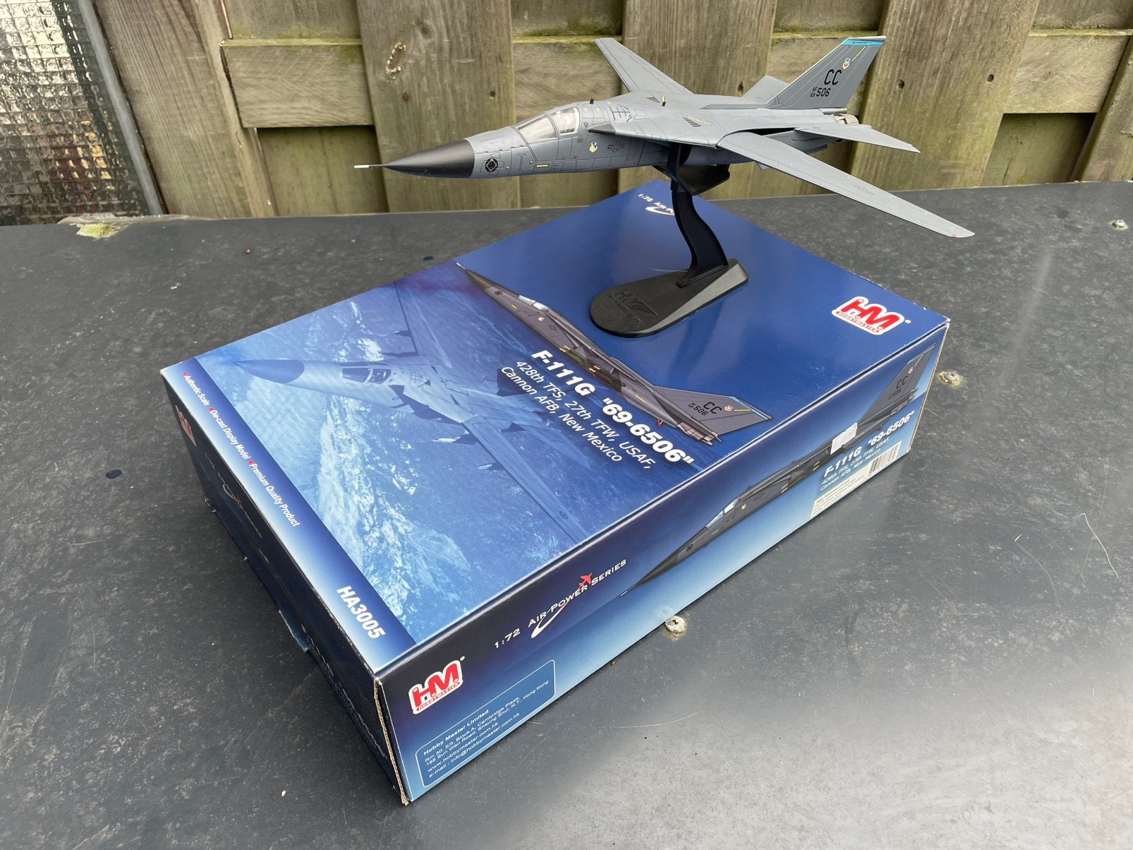 Hobbymaster HA3005 USAF F-111G “69-6506”, Verzamelen, Ophalen of Verzenden, Zo goed als nieuw, Schaalmodel