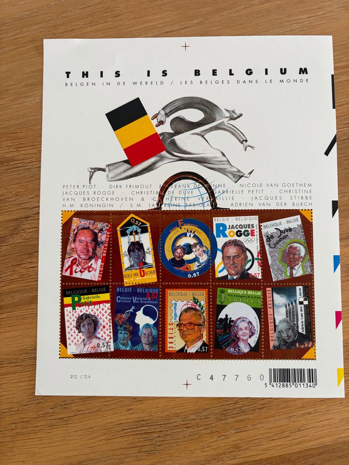This is Belgium: Belgen in de Wereld Postzegelvel 2004, Koninklijk huis, Niet gestempeld, Frankeerzegel, Ophalen of Verzenden