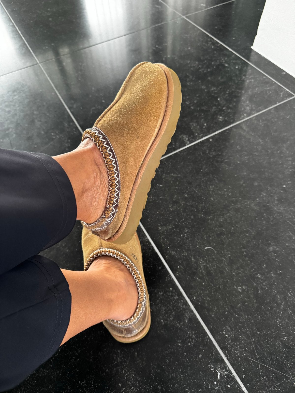 Ugg Tasman pantoffels maat 37, Bruin, Verzenden, Pantoffels of Sloffen, Gedragen
