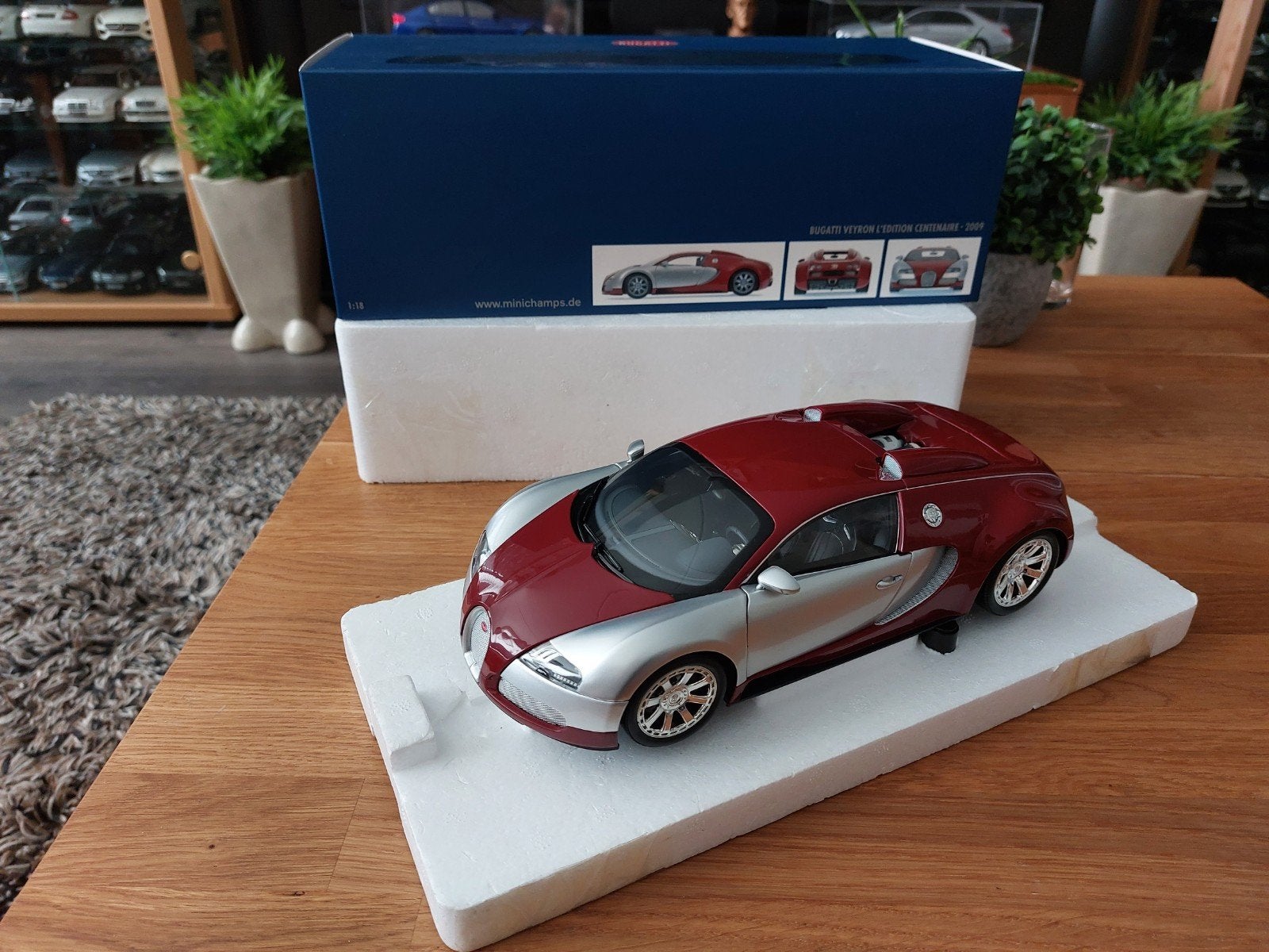 Minichamps 1/18 Bugatti veyron LCentenaire Chrome Red, Ophalen of Verzenden, Zo goed als nieuw, Auto, MiniChamps