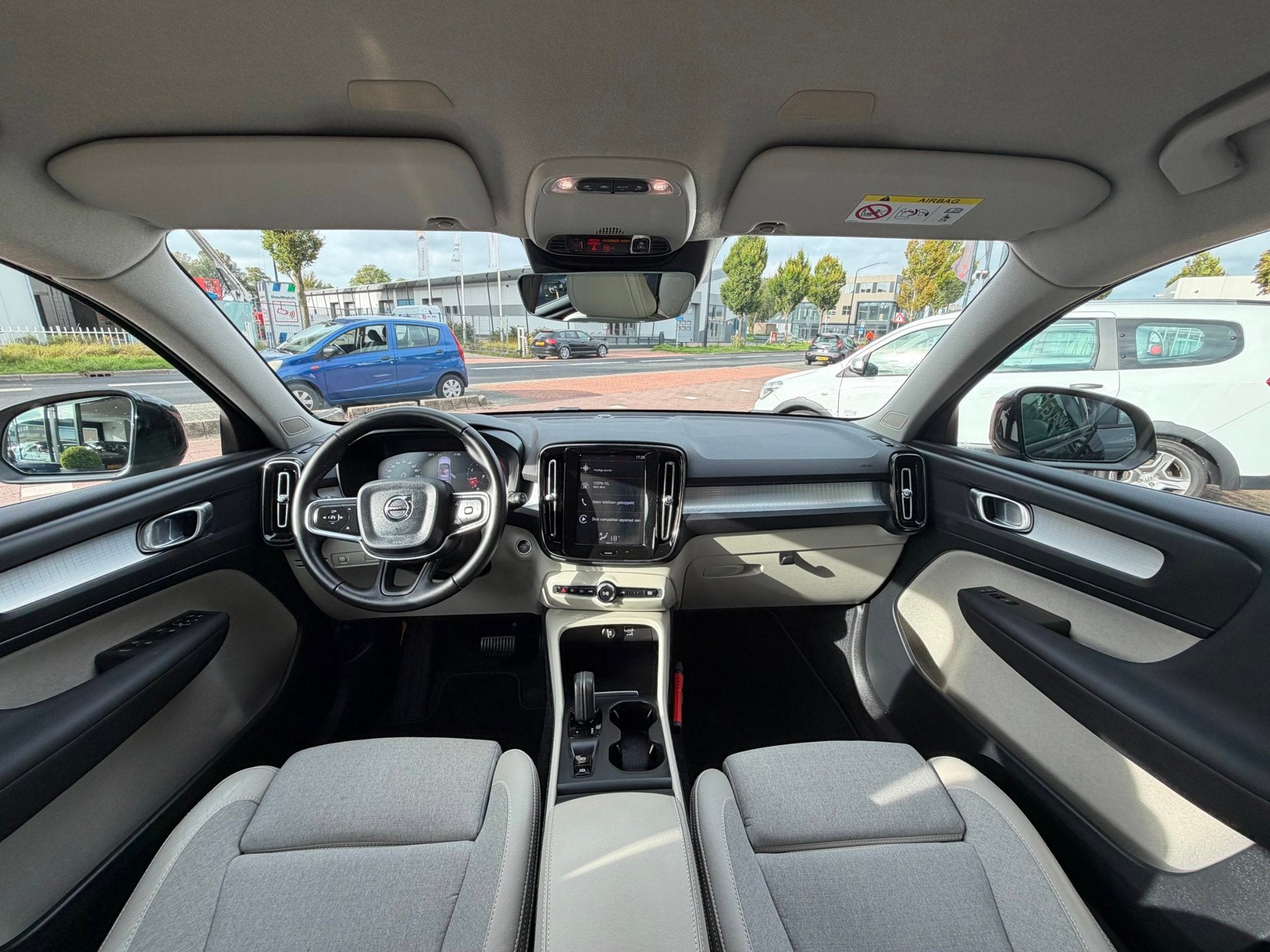 Volvo XC40 1.5 T3 Momentum Pro AUT|Nav|CAM|Trekhaak|DealerOH, Gebruikt, Bedrijf, SUV of Terreinwagen, 84 €/maand