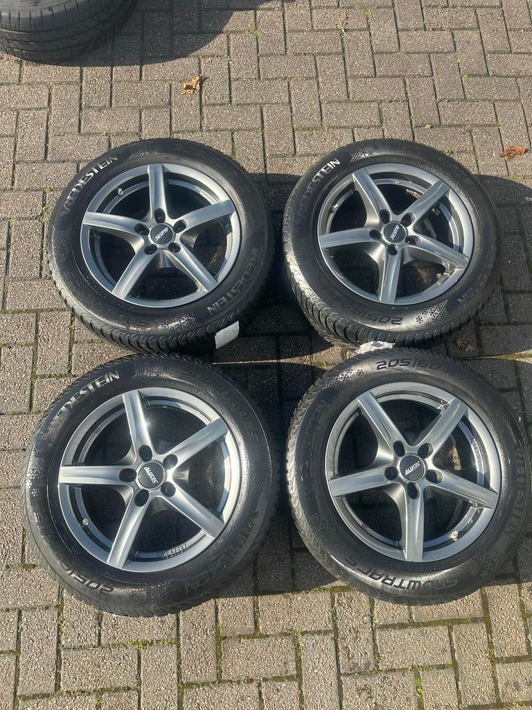 Winterbanden Vredestein Snowtrac 205/60 R16 Nissan Juke, Auto-onderdelen, Banden en Velgen, Ophalen, Gebruikt, 16 inch, Banden en Velgen
