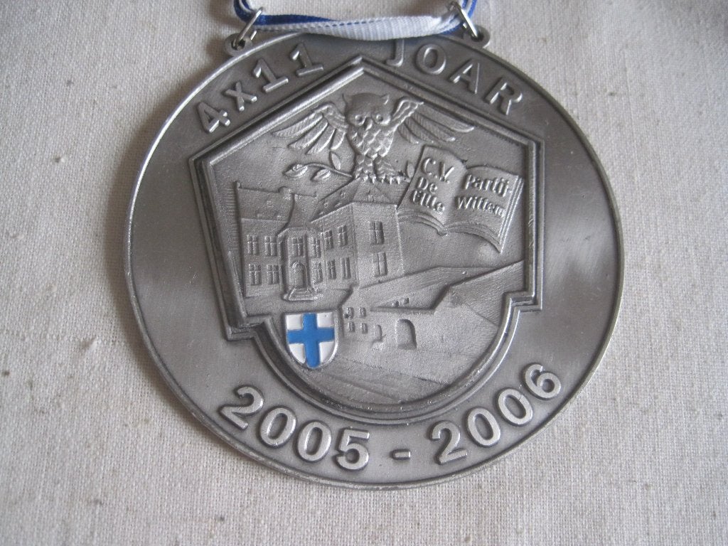 carnavals medaille cv  de elle party 2005, Ophalen of Verzenden, Overige materialen
