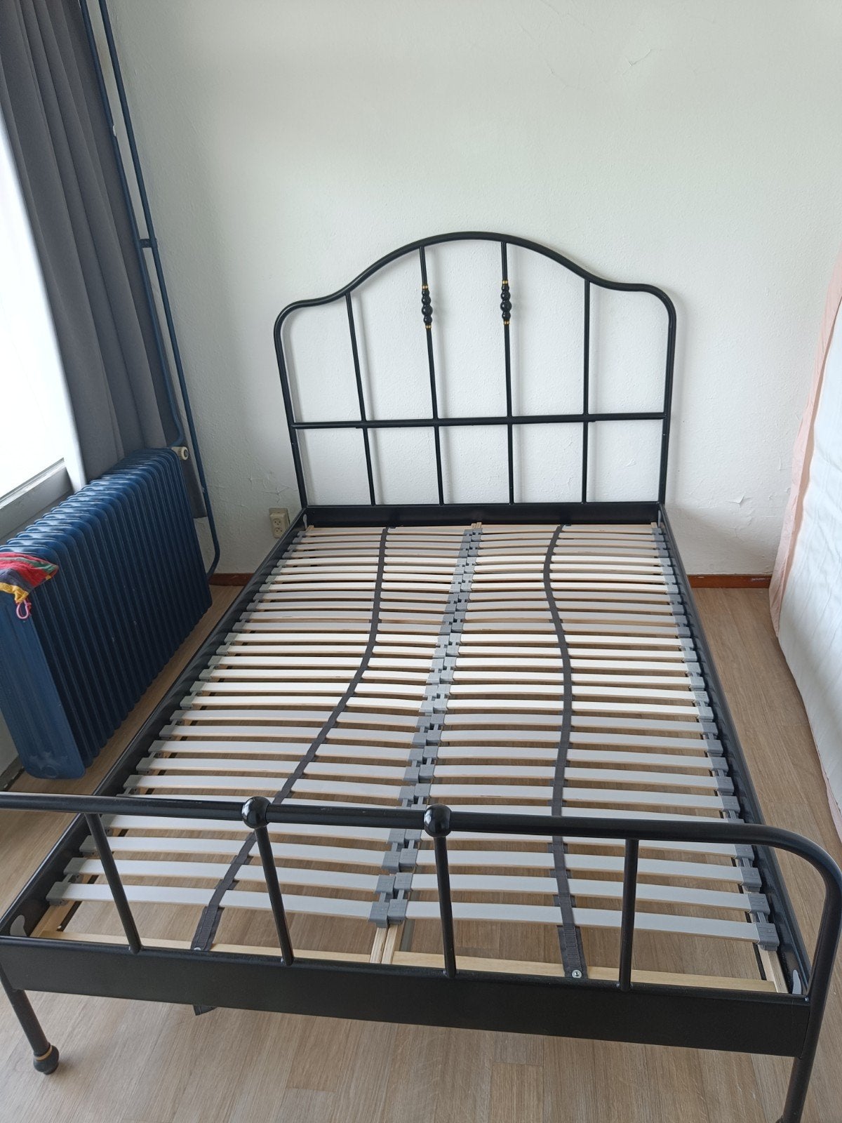 Ikea Sagstua bed 140x200, Ophalen, Zwart, Tweepersoons, 140 cm