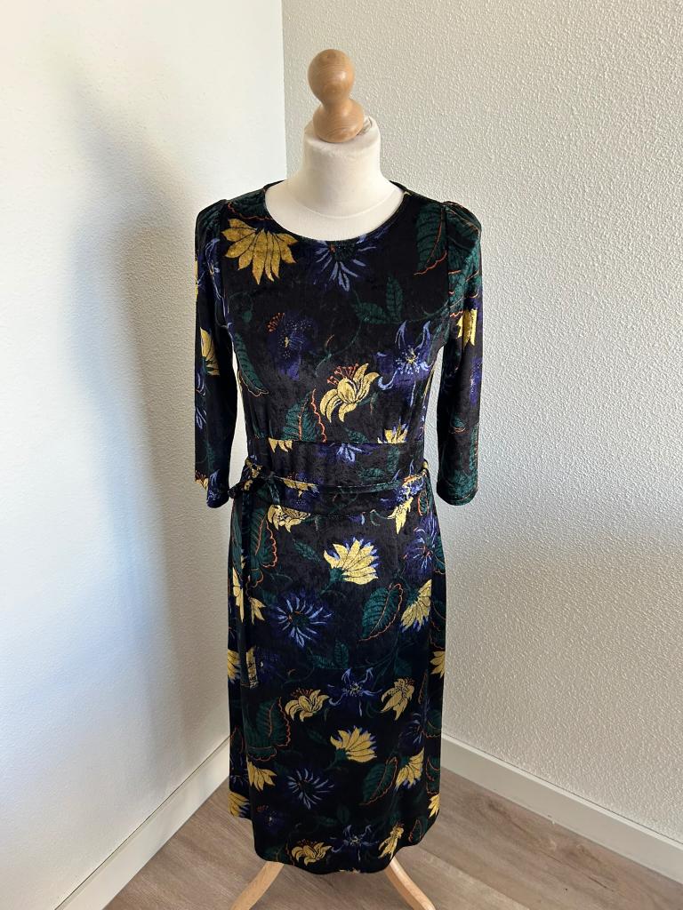 King Louie maat M midi lange fluwelen bloemen jurk 2469, Kleding | Dames, Jurken, Maat 38/40 (M), Zwart, Ophalen of Verzenden