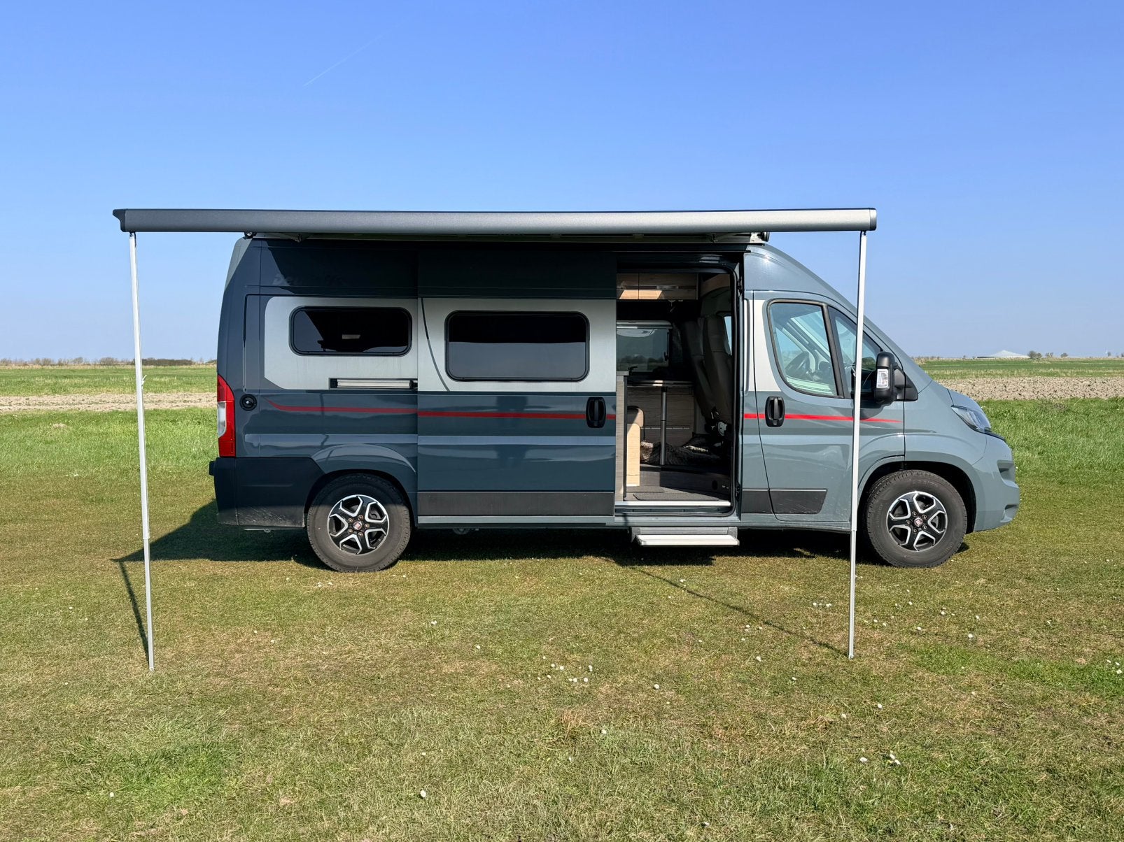 Dethleffs Globetrail 600 DB - Automaat - 9.000 km, Automaat, Buscamper of Camperbus, Ringverwarming, Fiat