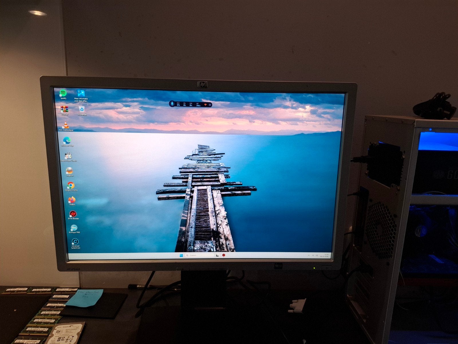 HP LP2465 24" Monitor in hele goede staat, In hoogte verstelbaar, Ophalen of Verzenden, HP, DVI