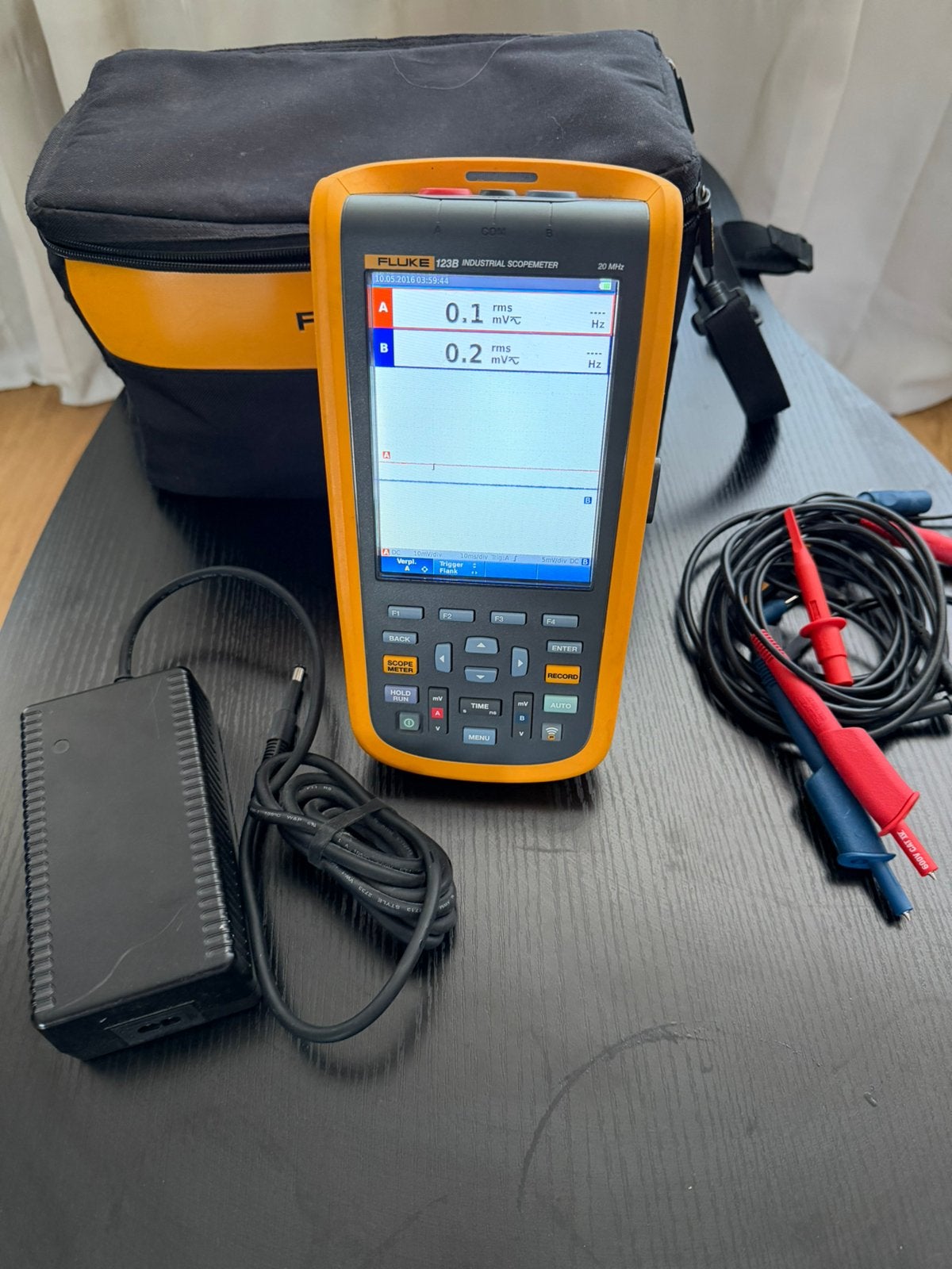 Fluke scopemeter 123B 20mhz, Ophalen, Zo goed als nieuw, Multimeter