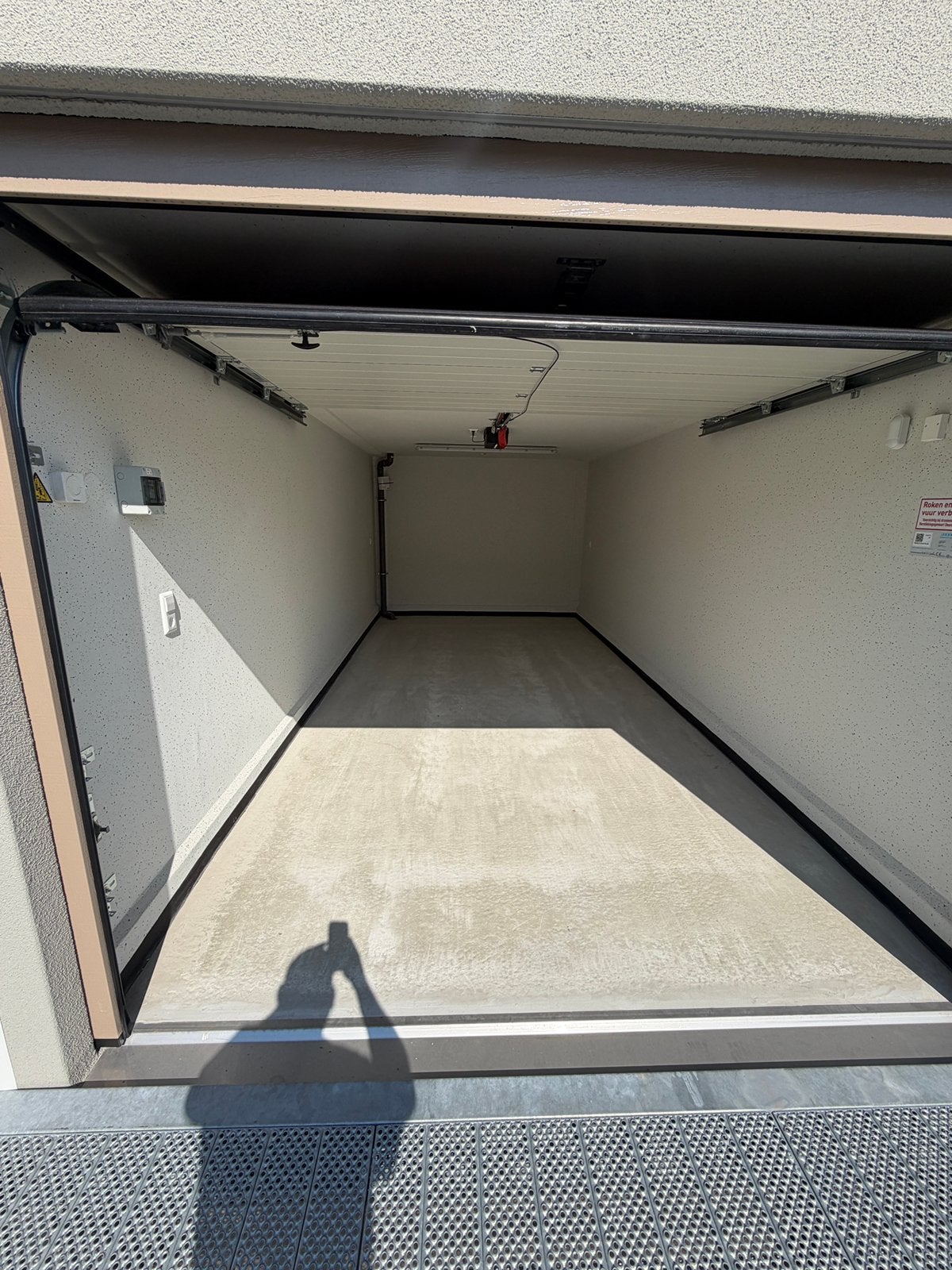 Garagebox 18m2, beveiligd terrein amsterdam nieuw west, Amsterdam