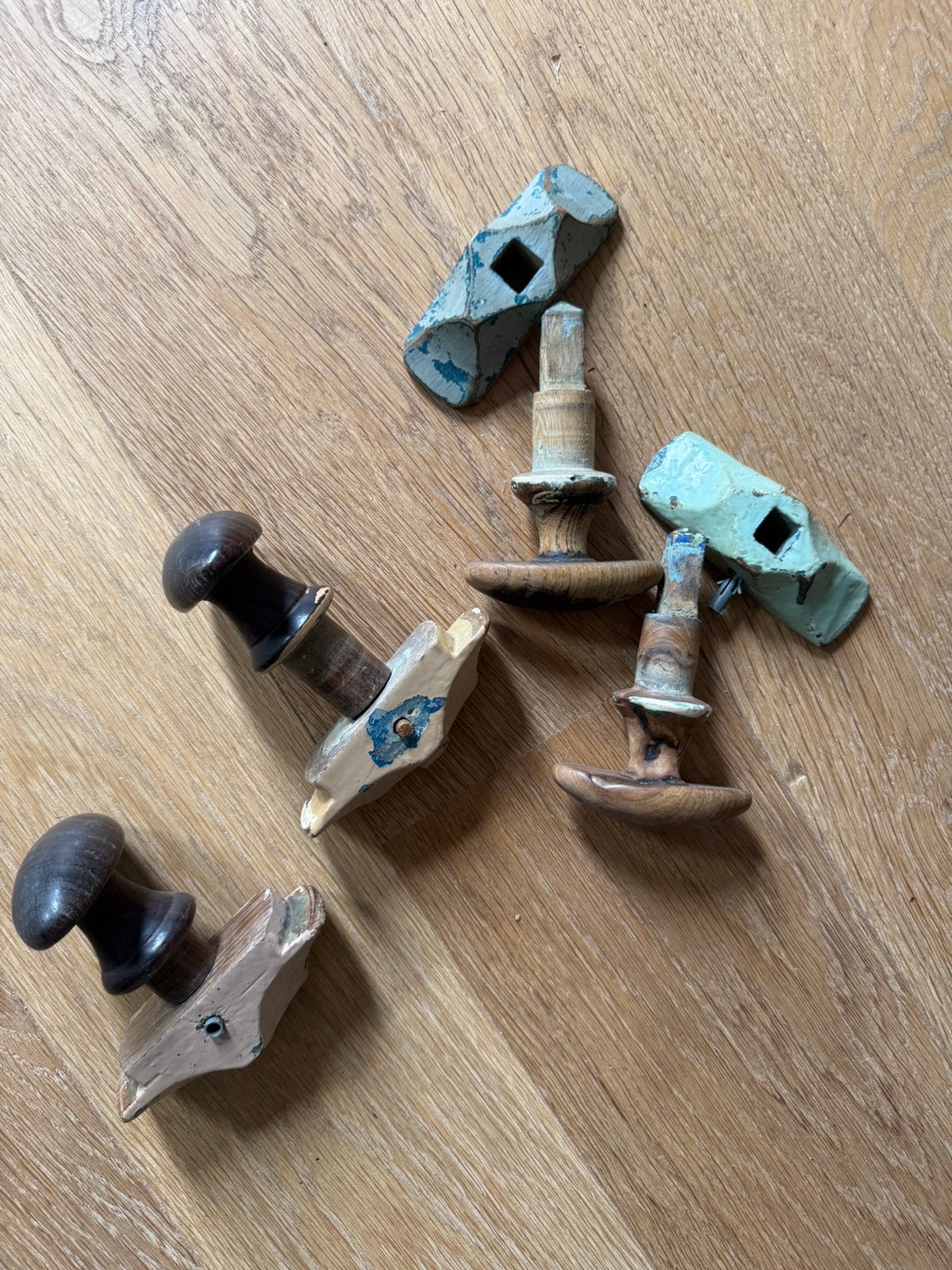 Vier brocante deurknoppen, Doe-het-zelf en Verbouw, Hang- en Sluitwerk, Ophalen of Verzenden, Gebruikt