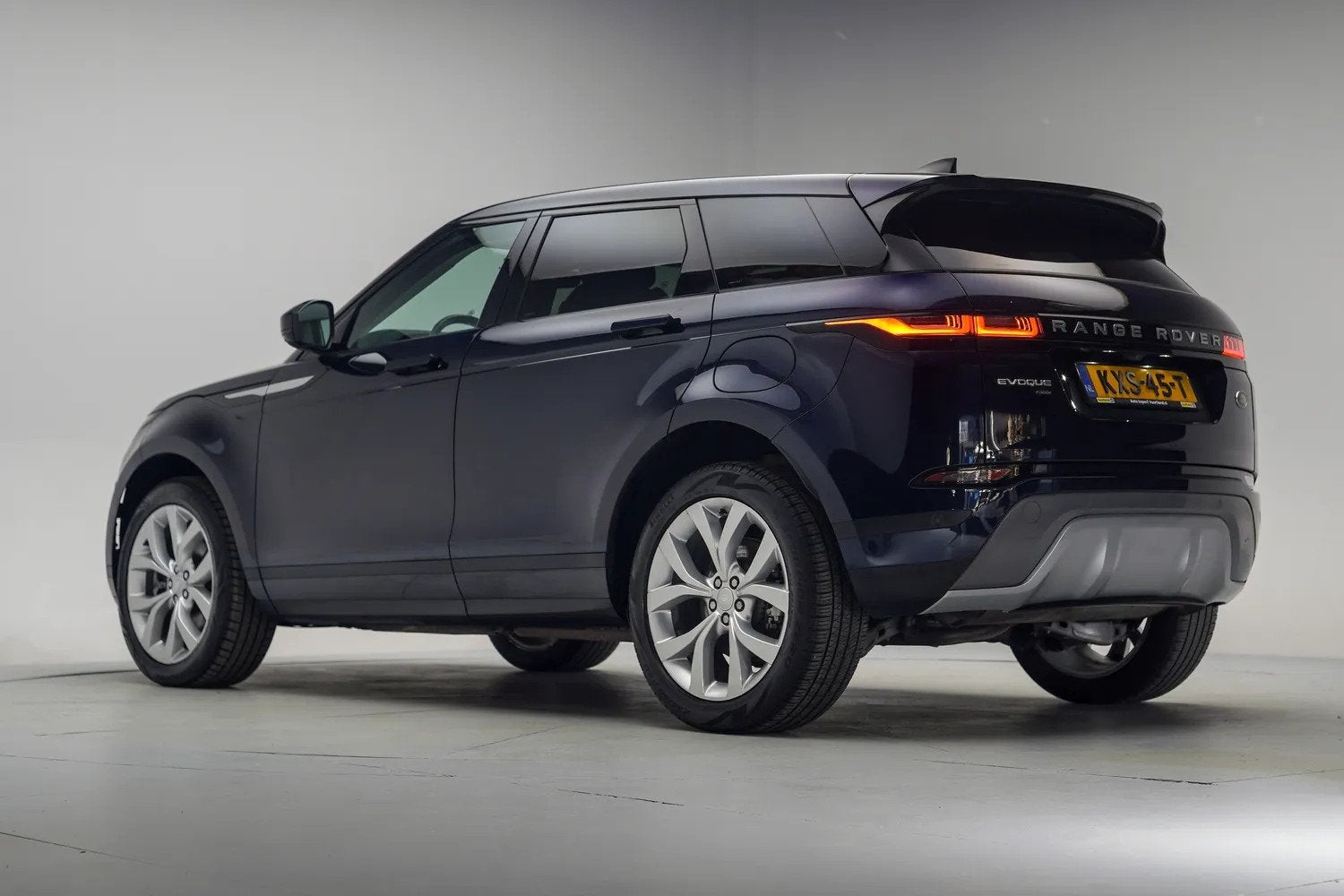 Land Rover Range Rover Evoque 1.5 P300e AWD SE Aut. [ Camera, Auto's, Automaat, 309 pk, Leder, Vierwielaandrijving