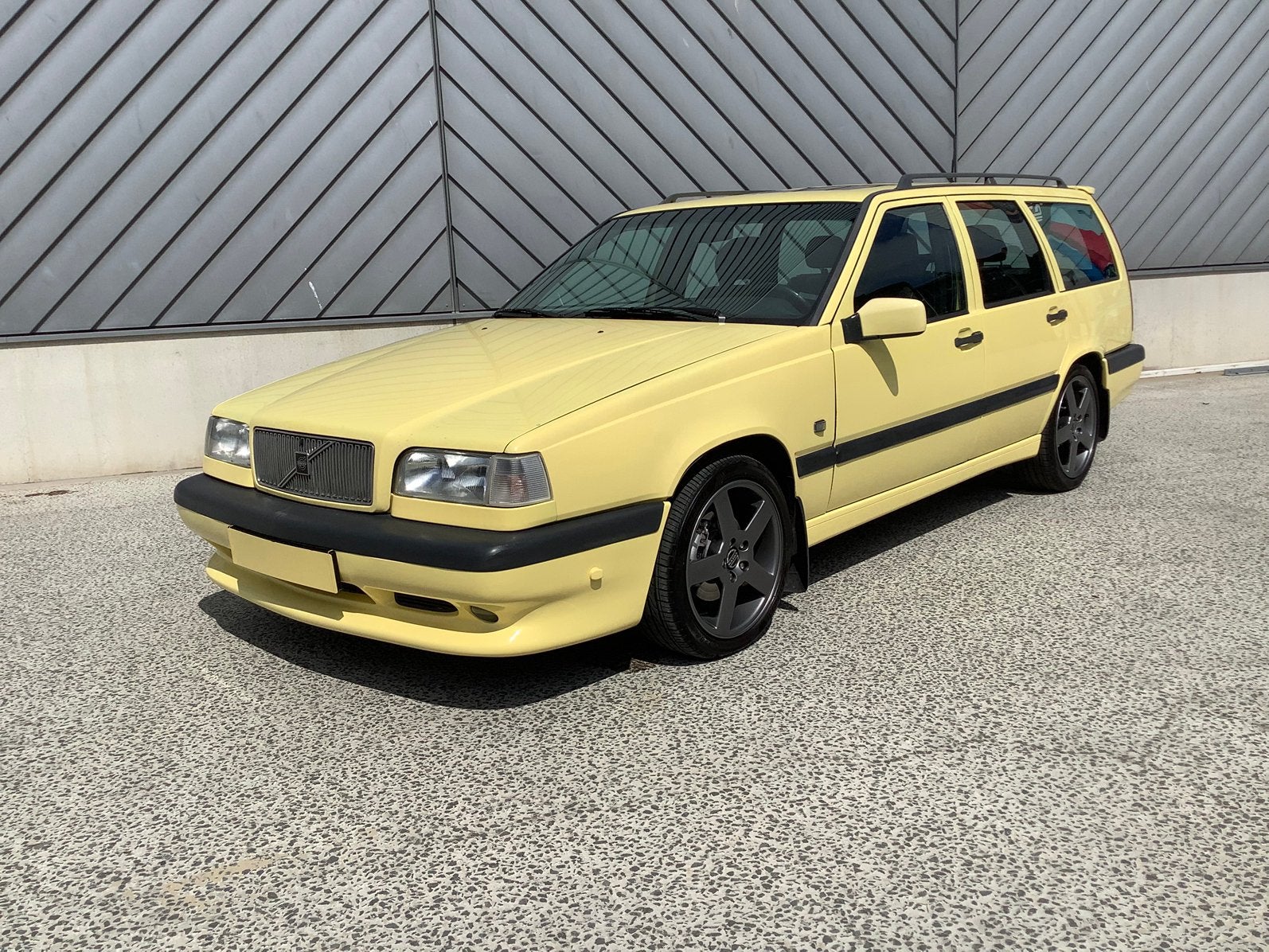 Volvo 850 T5R handgeschakeld, Ophalen