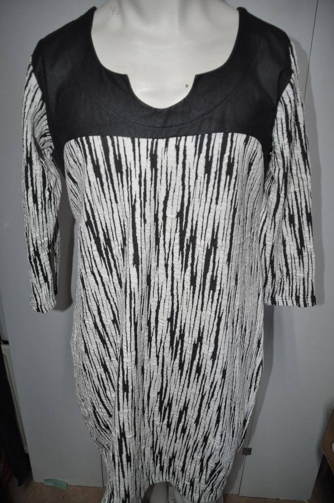 KG75 Mooi Zwart Wit Tuniek jurk maat 3 Ophilia 44 / 46, Kleding | Dames, Ophalen of Verzenden, Zo goed als nieuw, Zwart, Jurk