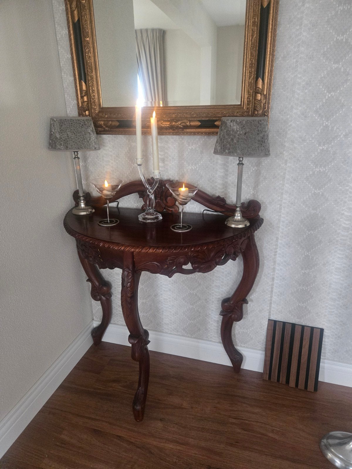 Antieke Halftafel met Sierlijk Houtsnijwerk, Antiek en Kunst, Ophalen