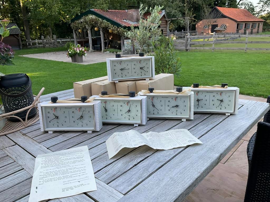Mooie mechanische JANTAR schaakklok, doos + handleiding., Ophalen of Verzenden, Zo goed als nieuw