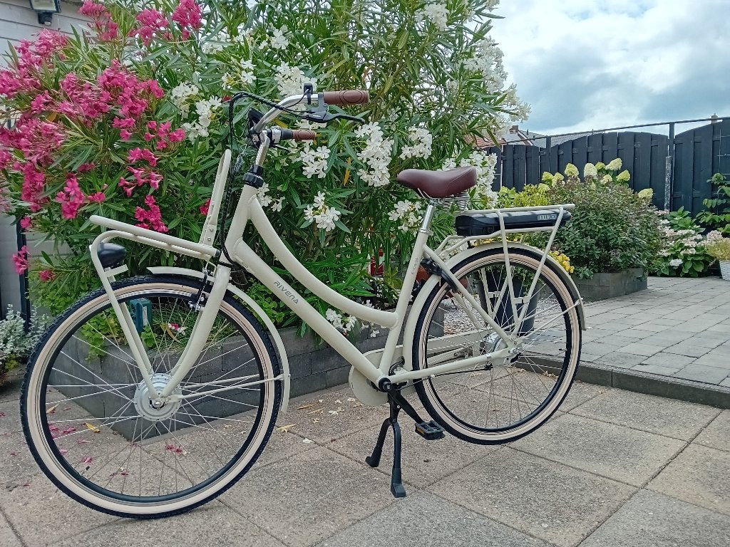 T.K Aangeboden Electrice Damesfiets 1 jr oud, Fietsen en Brommers, Fietsen | Dames | Omafietsen, Ophalen, 53 tot 56 cm, Velgrem