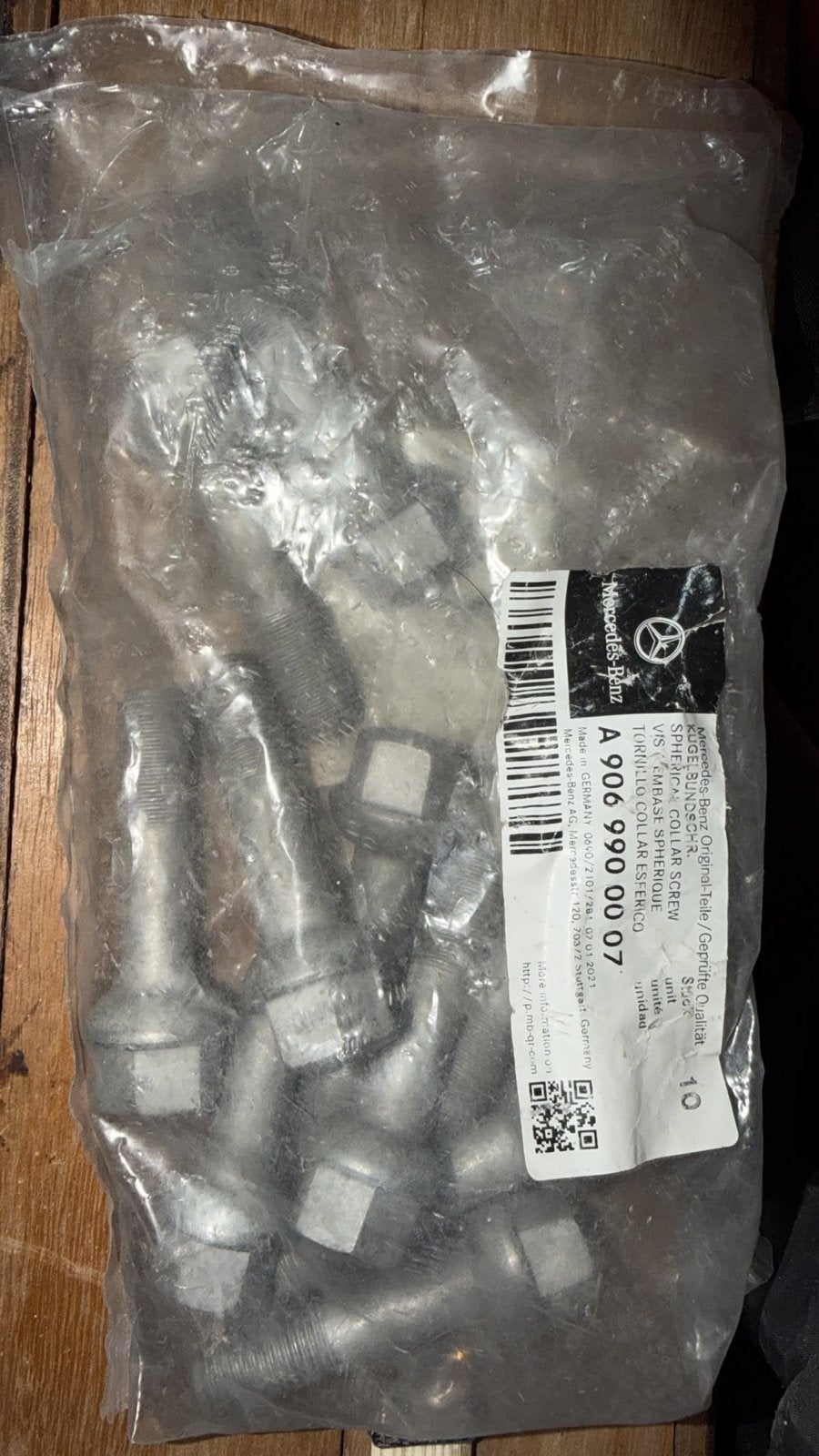 Originele Mercedes-Benz Sprinter Wielbouten (24 stuks) M14, Ophalen, Mercedes-Benz, Nieuw, Info@mercedes.nl