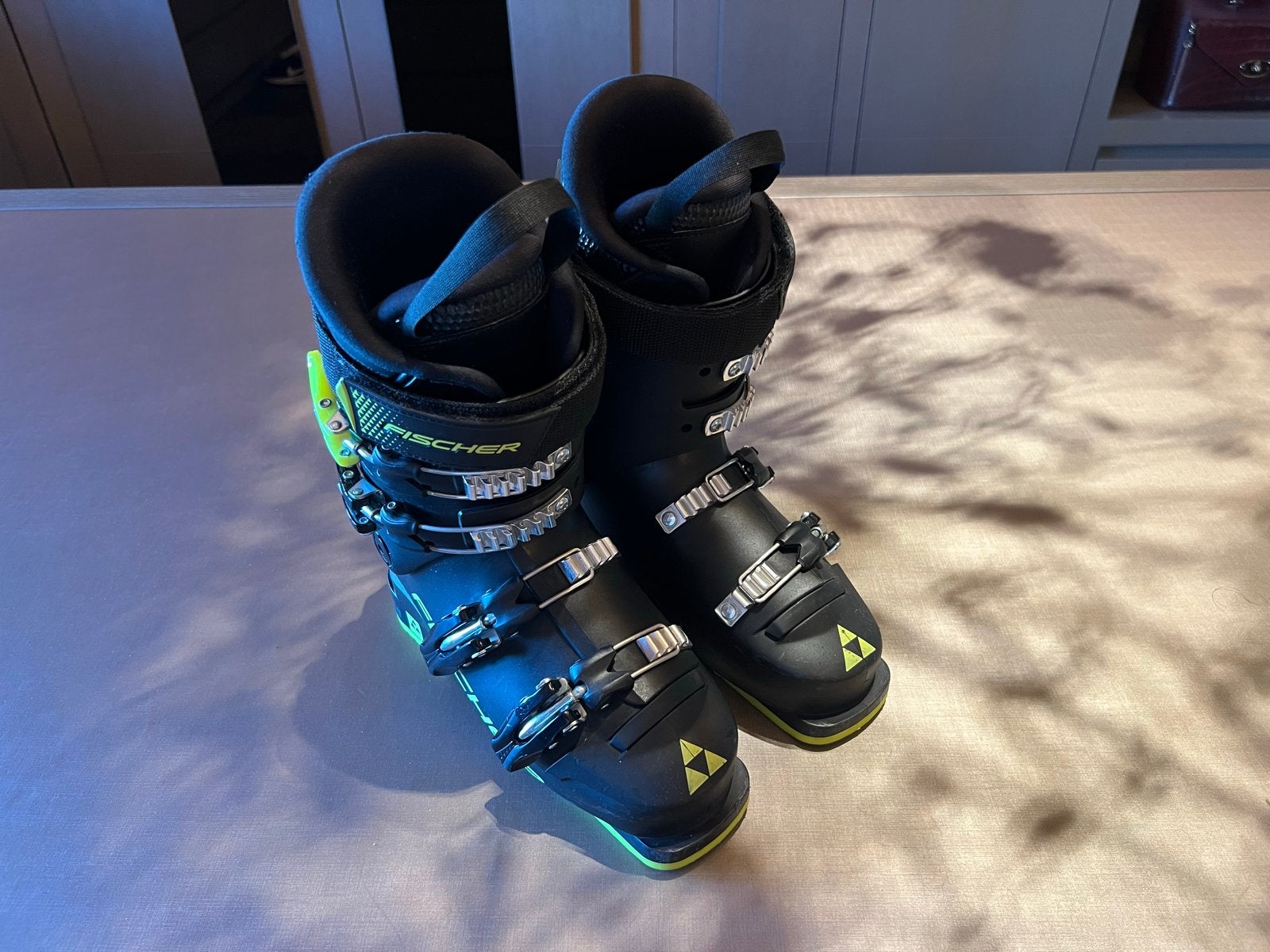 Fischer RC4 60 Kinderskischoenen Mt. 23,5 (37) uit 2025, 100 tot 140 cm, Schoenen, Ophalen of Verzenden, Carve