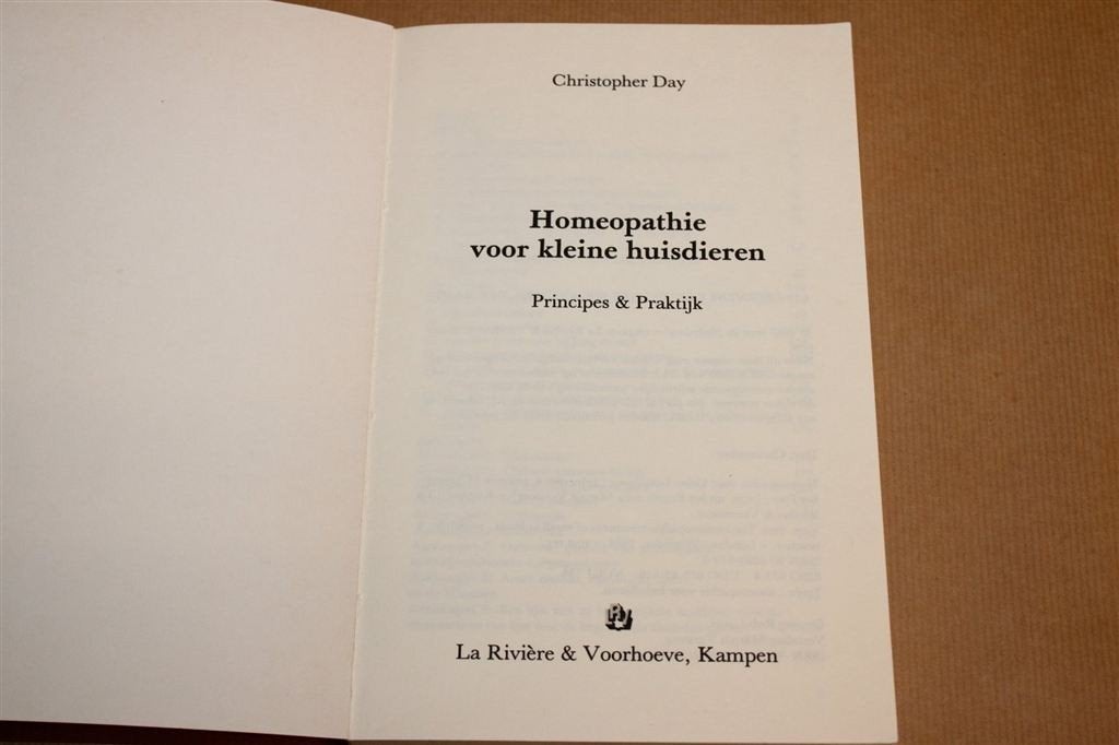 Homeopathie voor Kleine Huisdieren — Principes en Praktijk, Ophalen of Verzenden, Gelezen, Honden