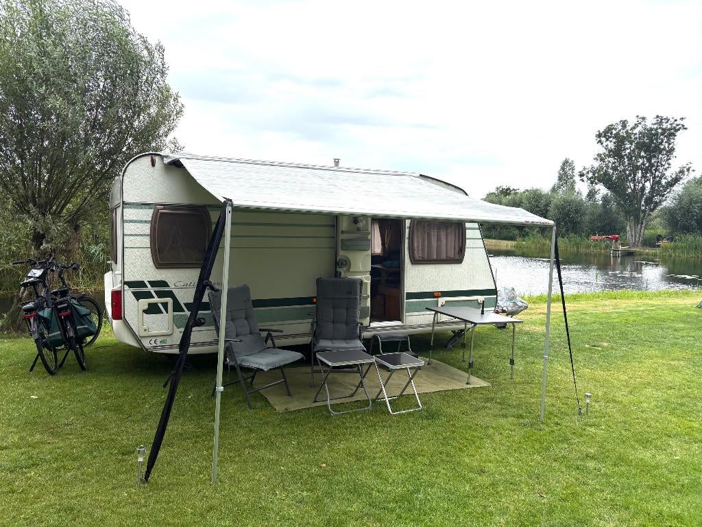 Chateau Calista caravan (2005), Caravans en Kamperen, Chateau, Omvormbare zithoek, Rondzit, 750 - 1000 kg