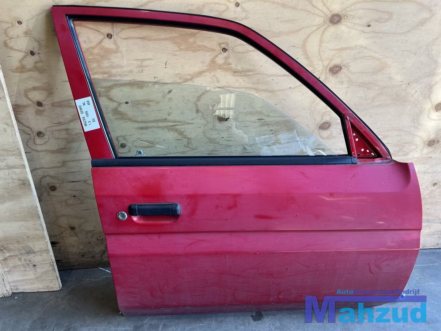 MAZDA DEMIO ROOD SU rechts voor deur portier 1996-2003, Auto-onderdelen, Gebruikt, Shinchi, Fuchu-Cho 3-1
730-8670  Hiroshima