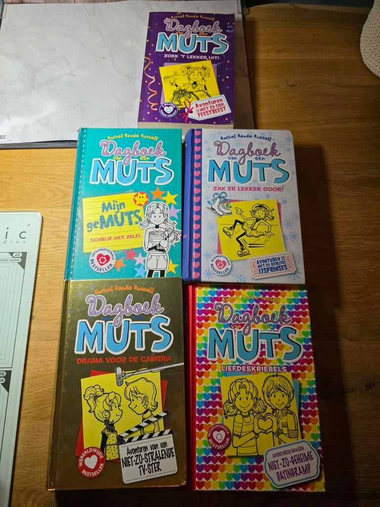 5 x dagboek van een muts, Ophalen of Verzenden, Gelezen