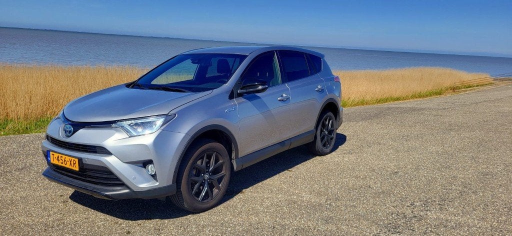 Toyota Rav4 2.5 Hybrid Black Edition 197pk Aut 2018 Grijs, Auto's, Zwart, 155 pk, Rav4, 93 €/maand