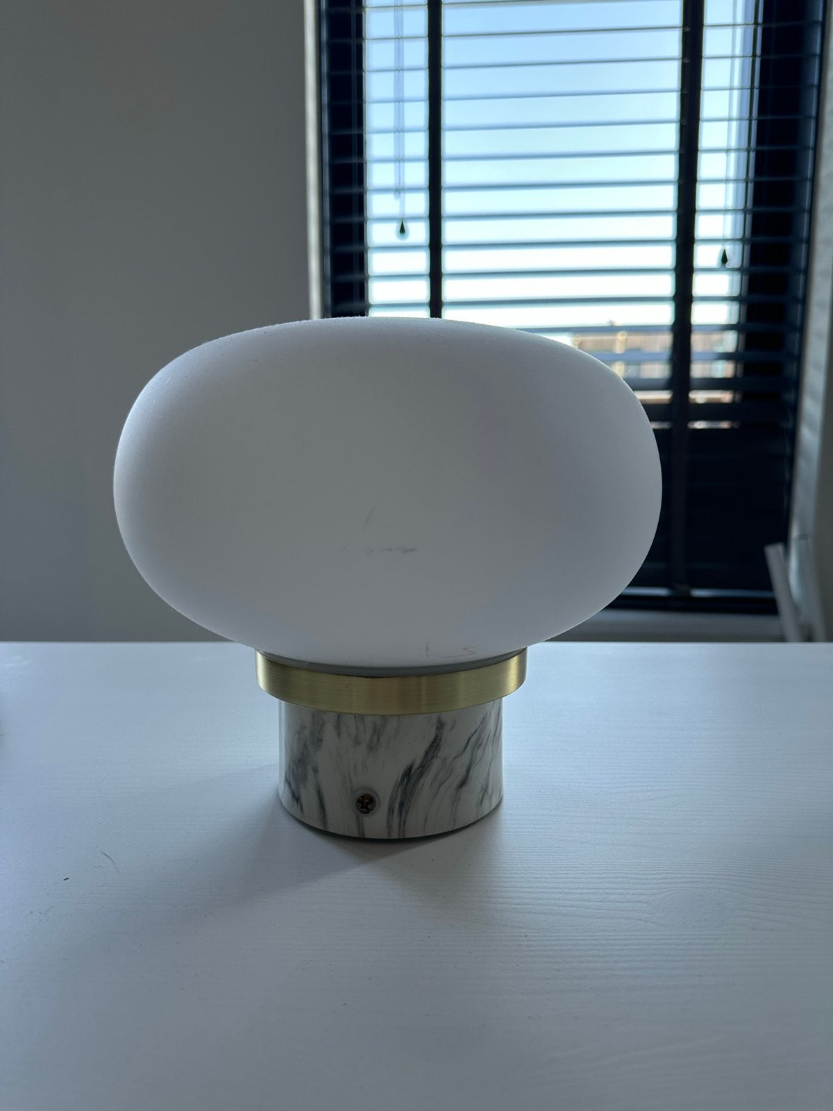 Moderne plafondlamp met Marmerlook Voet, Ophalen, Gebruikt, Wit, Modern