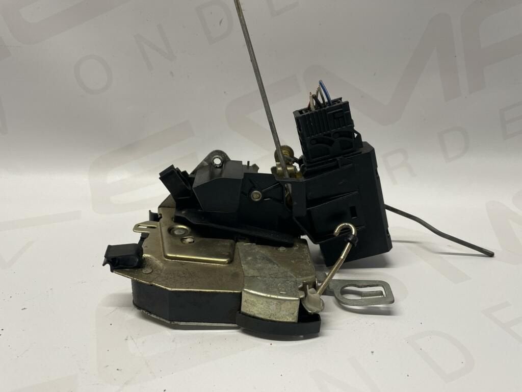 Deurslot mechaniek linksvoor BMW E36 8122417, Auto-onderdelen, Gebruikt, -, -, Ophalen of Verzenden
