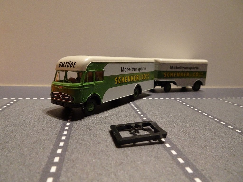 984 brekina mercedes pullman ? schenker meubel 1:87 truck, Ophalen of Verzenden, Zo goed als nieuw, Bus of Vrachtwagen, Brekina