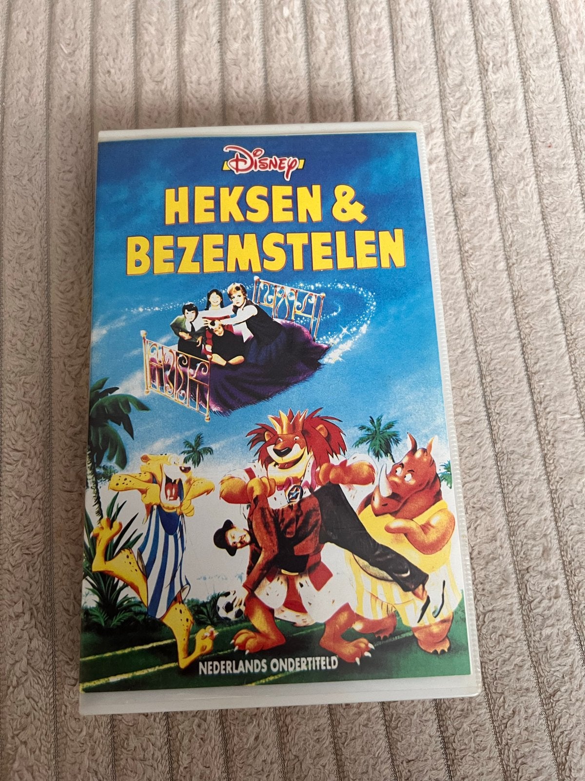Disney's Heksen & Bezemstelen VHS - Nederlands Ondertiteld, Nederlands ondertiteld, Gebruikt, Alle leeftijden, Kinderfilm