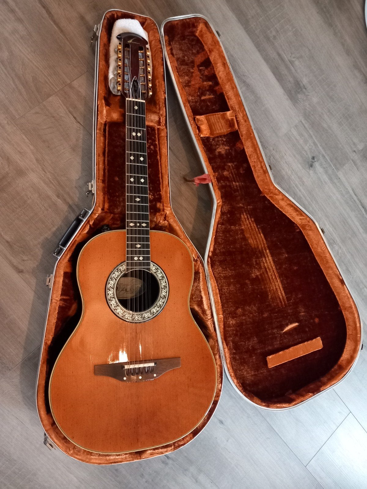 Ovation Glenn Campbell 12-snarige gitaar uit 1979, Ophalen, Gebruikt, Western- of Steelstringgitaar, Met koffer