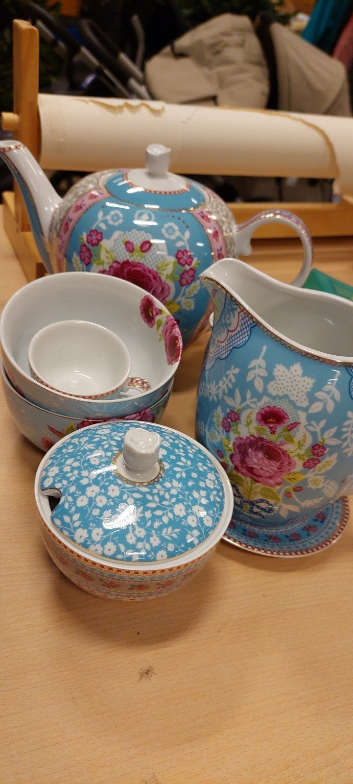 Nieuw Pip servies

Theepot 17,50 (VERKOCHT)
Koffiemelk kanne, Ophalen of Verzenden