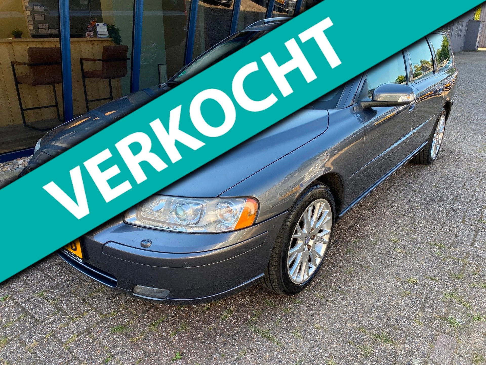 Volvo V70 2.4 Edition Sport Automaat LEER / NAVI / TREKHAAK, 1498 kg, 2435 cc, Grijs, Euro 4