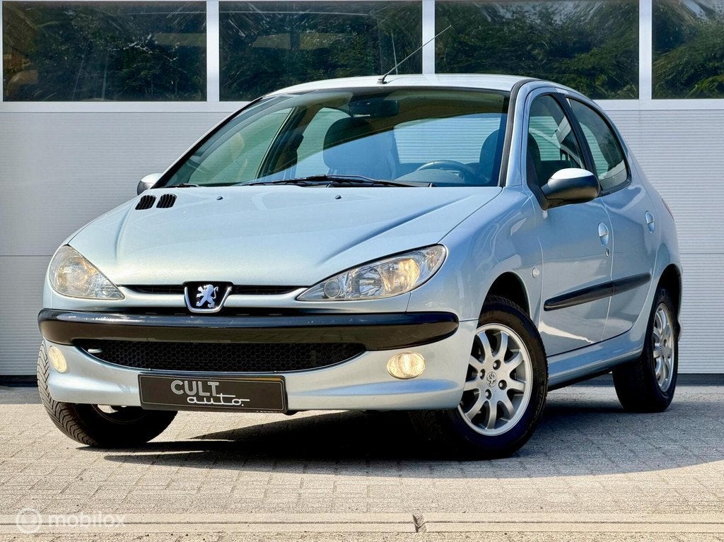Peugeot 206 1.4 Gentry | Leder | Airco | Perfect onderhouden, Auto's, Peugeot, Voorwielaandrijving, Automatische klimaatregeling