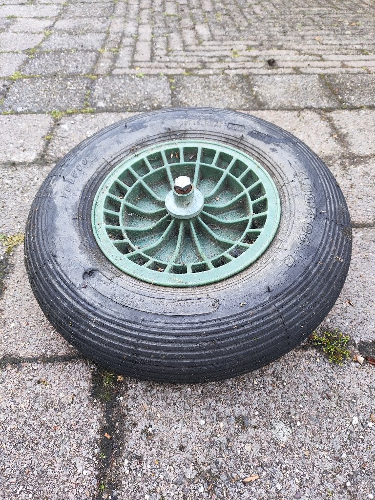 Kruiwagenwiel 4.80/4.00-8 compleet binnenband lek, Tuin en Terras, Kruiwagens, Ophalen of Verzenden, Gebruikt, Handmatig, Eenwielig