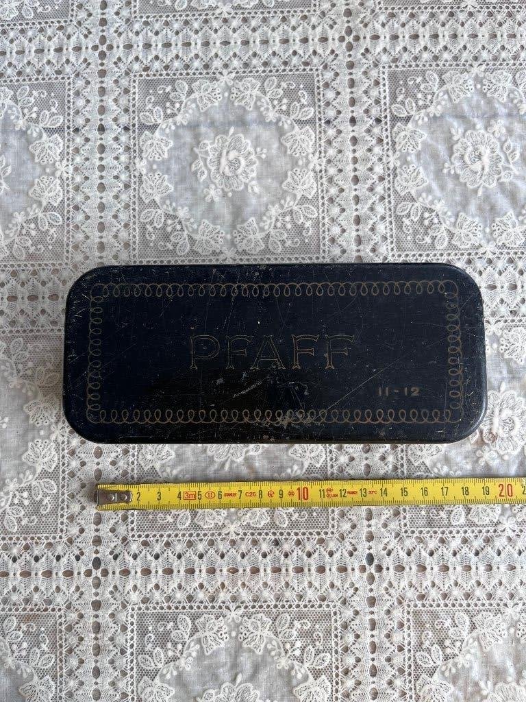Brocante doosje met Pfaff onderdelen, Ophalen of Verzenden, Gebruikt, Naaimachine, Pfaff