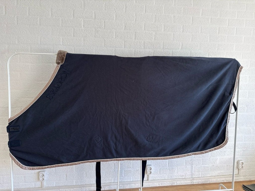 Eskadron Platinum deken blauw XL / 205, Dieren en Toebehoren, Paarden en Pony's | Dekens en Dekjes, Gebruikt, Eskadron, Deken